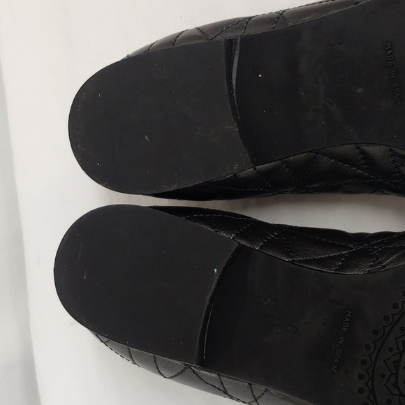 Jon Josef Silver Flats With Bows, Quilted Pattern, Size 6 - Picture 9 of 9